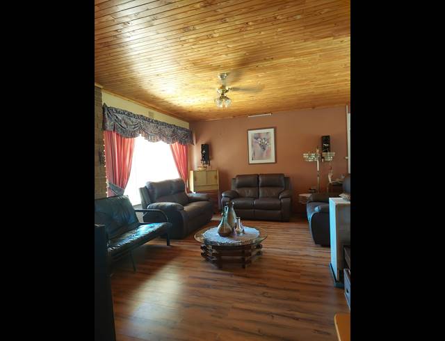 3 BEDROOM HOUSE FOR SALE IN VANDERBIJLPARK SE 6